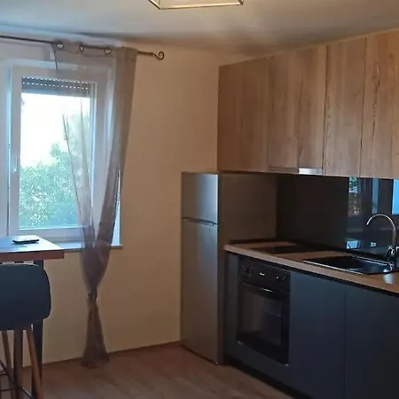 Martina - Modern With View Apartment Rijeka